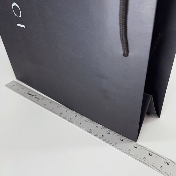 AUTHENTIC GUCCI Black White Logo Large 18.5 X 14 X 6.5 Paper Shopping Gift Bag - Picture 9 of 10